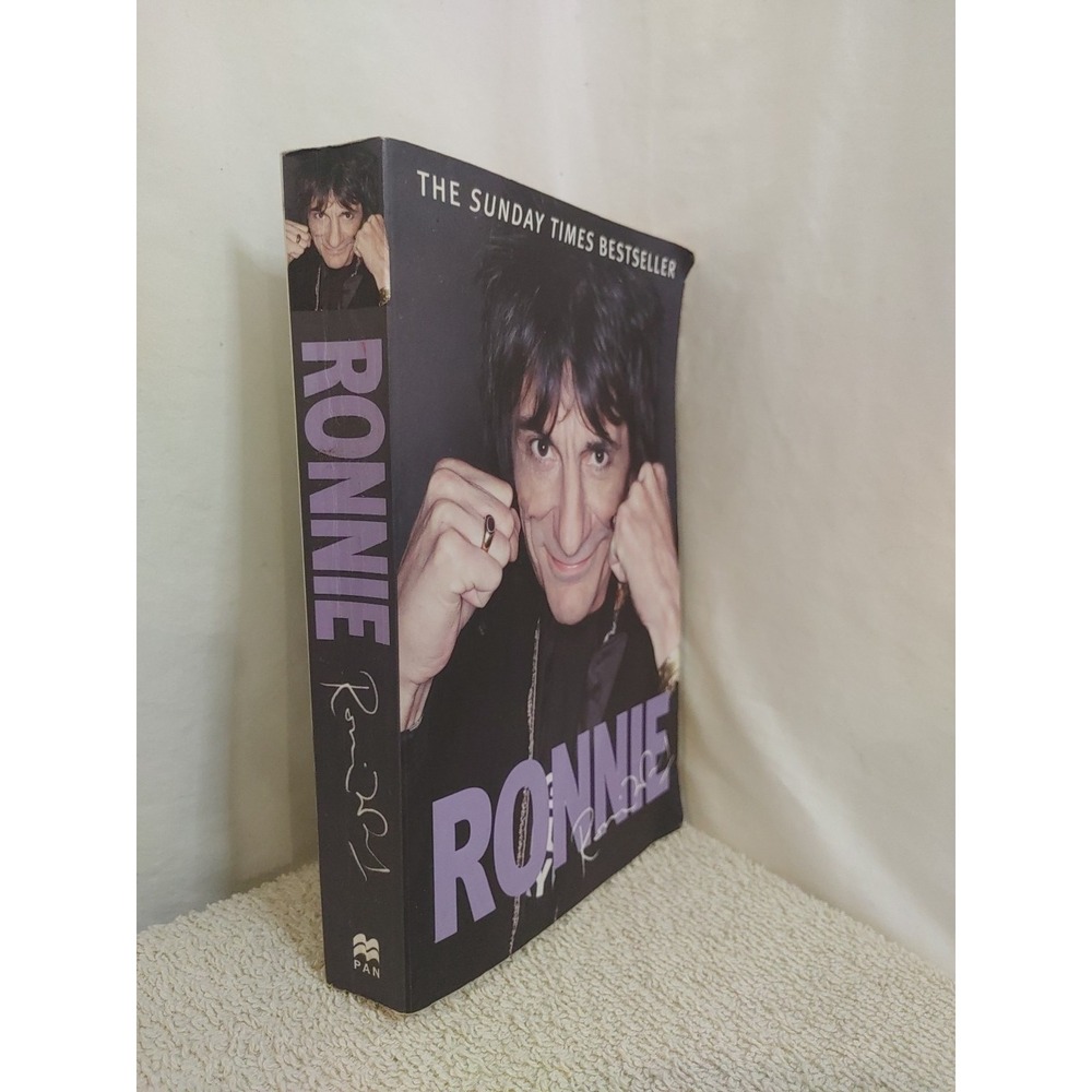 Ronnie by‎ Ronnie Wood Autobiography Rolling Stones Paper Back Book Pictures